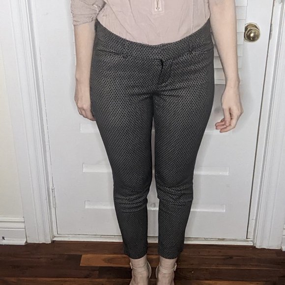 Fun diamond-patterned pixie capris - Picture 1 of 5